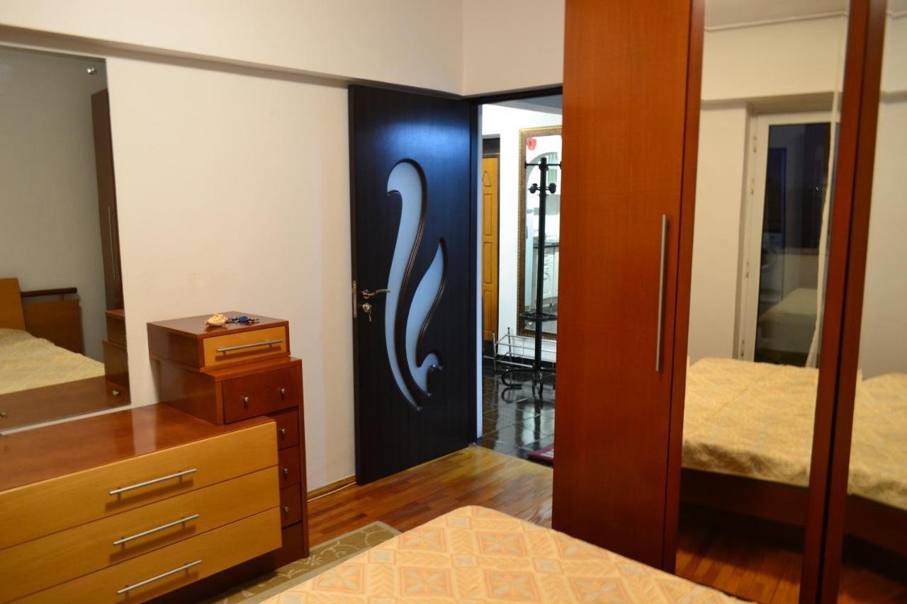 Apartment Dreams By The River Bucharest